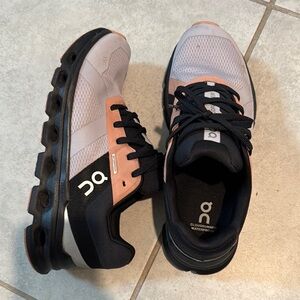 ON Running Cloudswift Sneakers